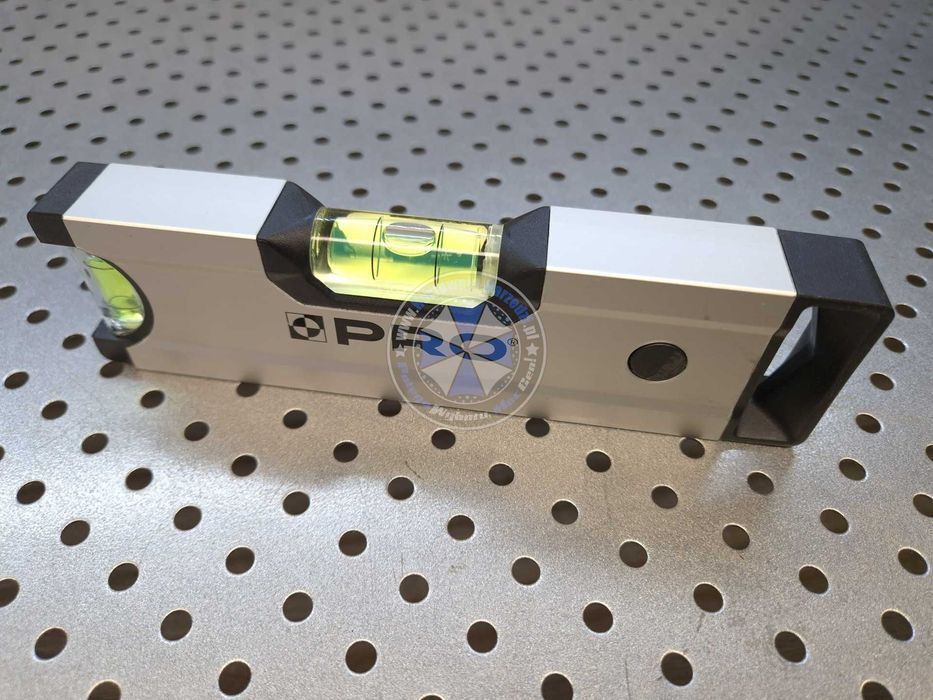 Poziomica 18cm Poziomica Anodowana z Magnesem PRO600 18cm PRO