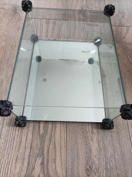 Witrynka szklana z lustrem