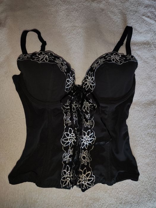 Чорний корсет з зав'язками