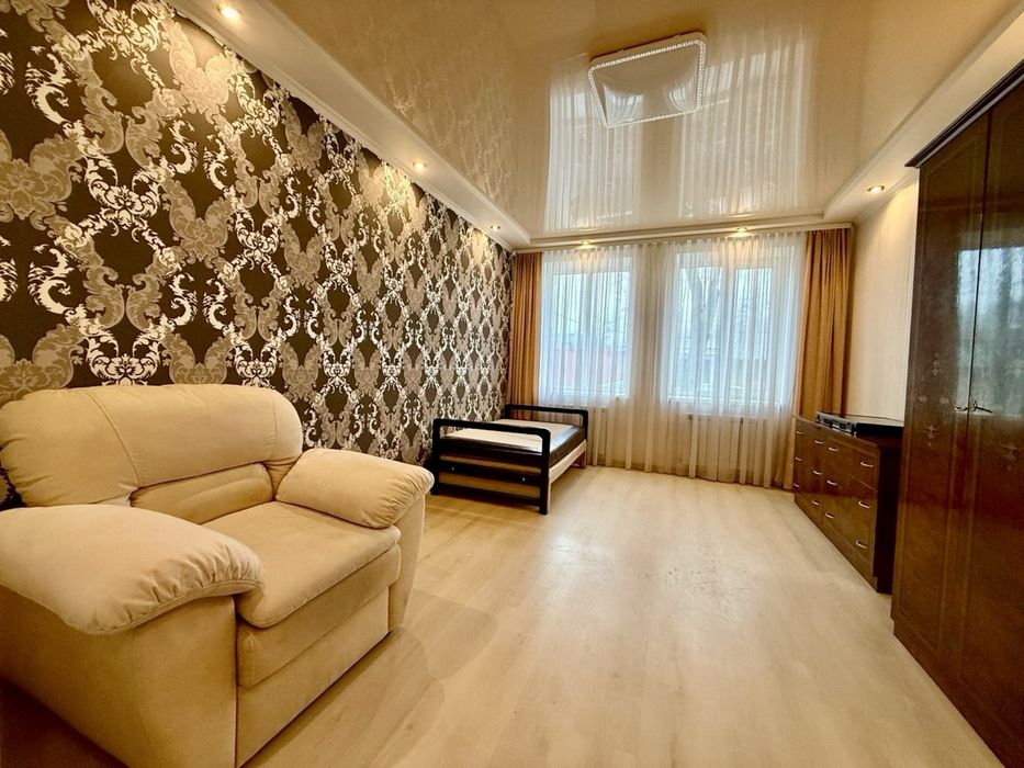 Продам 2-х кімнатну квартиру, Центр міста