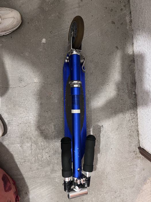 Trotinete Micro dobrável – azul (Swiss Design)