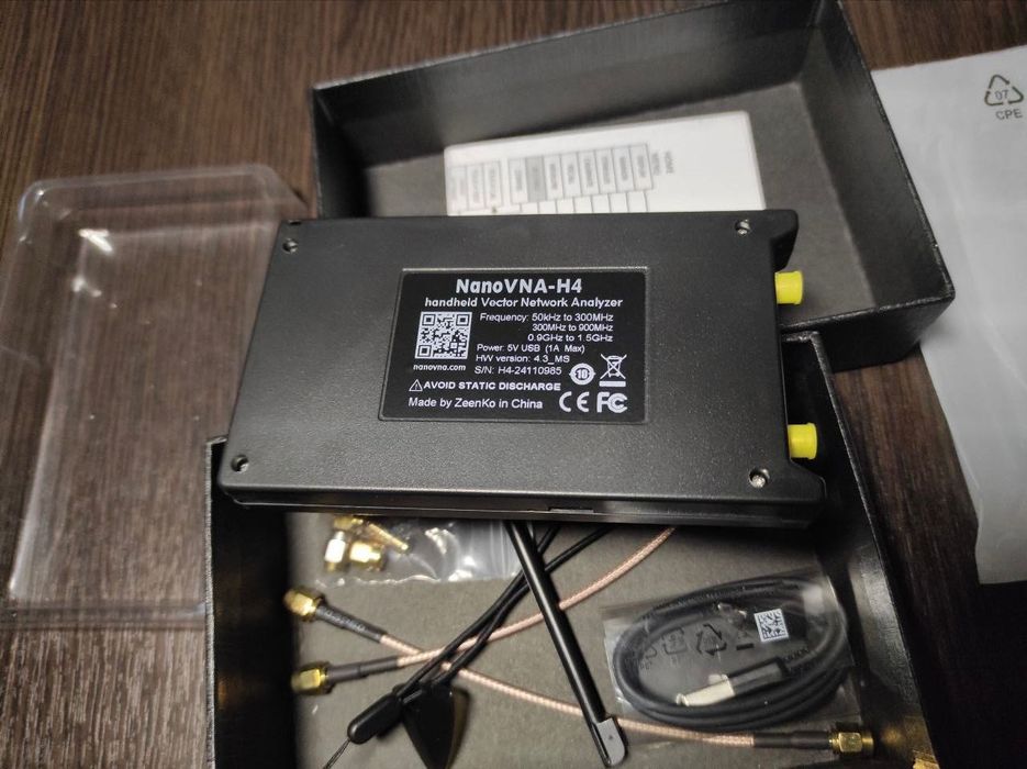 Портативный векторный анализатор спектра,аналізатор спектру NanoVNA-H4