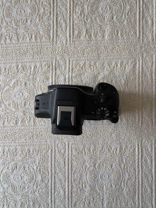 Canon EOS R50 - Impecável / Pouco Uso