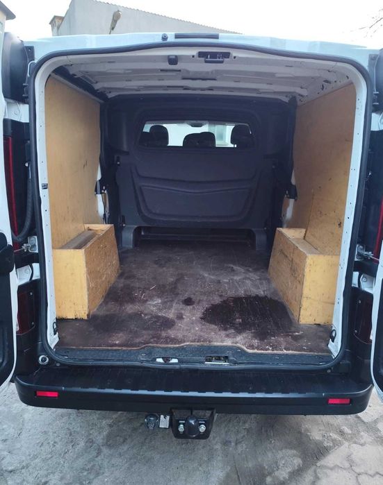 У продажі авто з ЄС Renault Trafic L2H1 2,9t Pack Clim 2016 року.