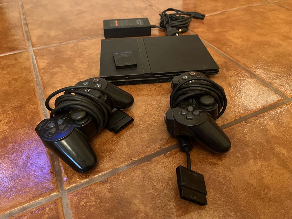 PlayStation 2 - 2 Controllers / 8MB Memory Card - For Parts64751783116418124