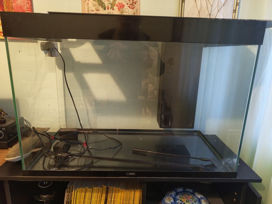 Aquário 150 L com termostato, luz e bomba de ar