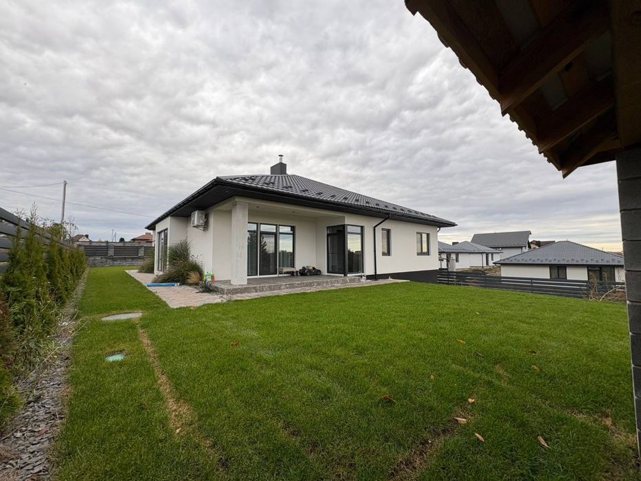 р Будинок 2024 року з басейном, каміном і гаражем на 2 авто + торг !!!