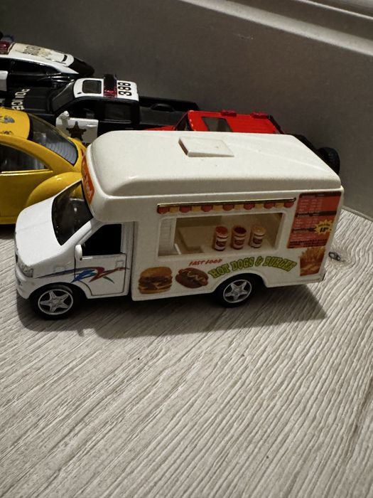 Продам коллекционные машинки