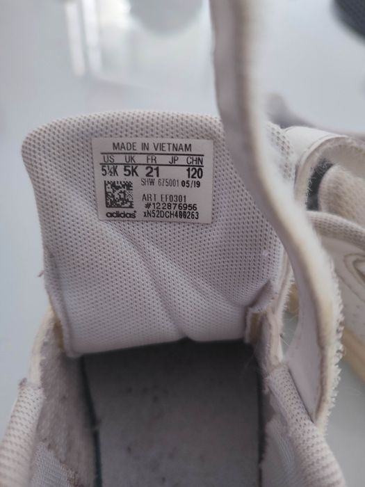 Tênis adidas tamanho 21