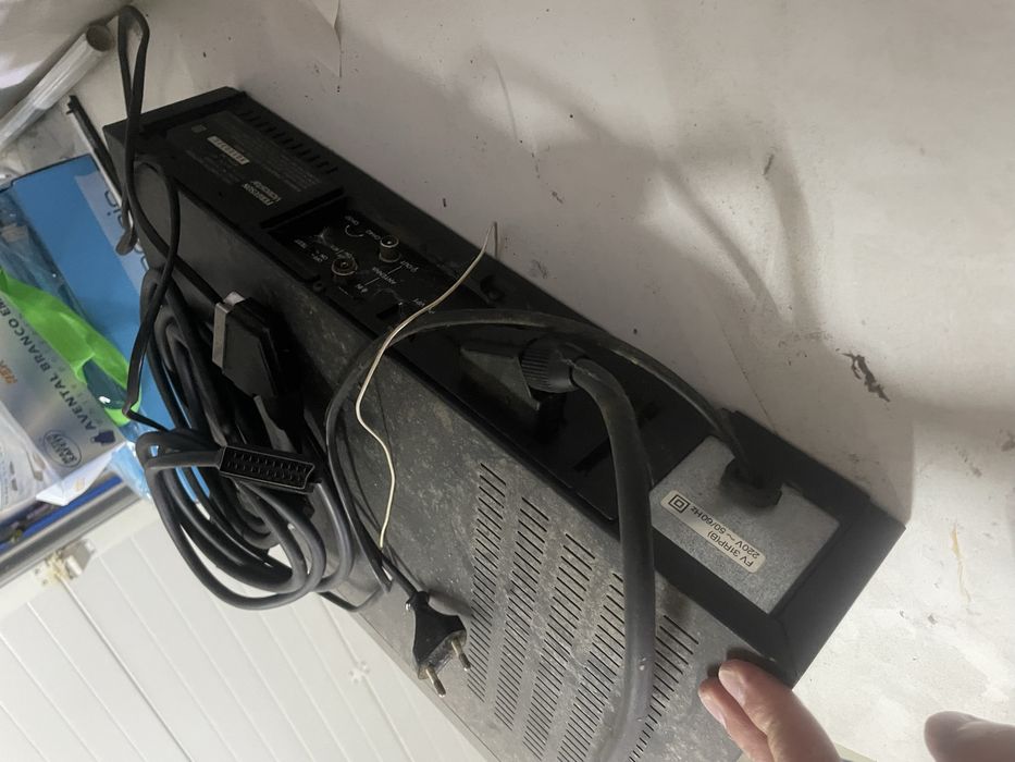 Vendo computador antigo e leitor cassetes