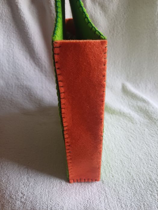 Carteira verde em felteo