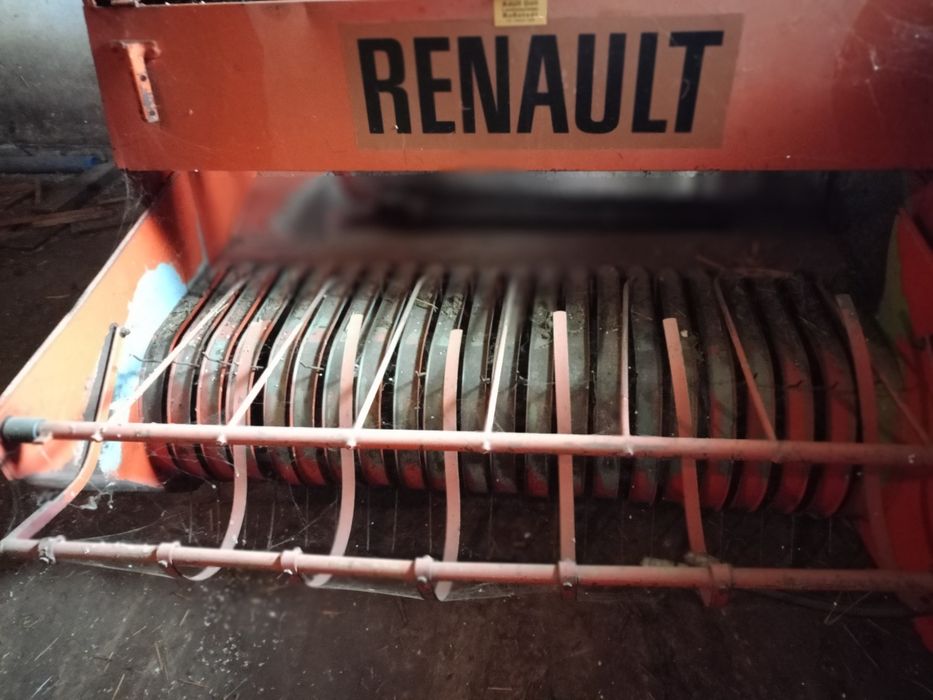 Prasa kostkującą Renault / Class DOMINAT
