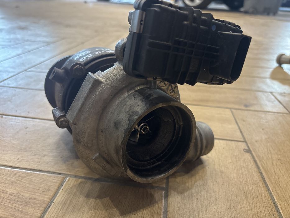 Turbina Turbosprężarka Land Rover Jaguar 49335-13810