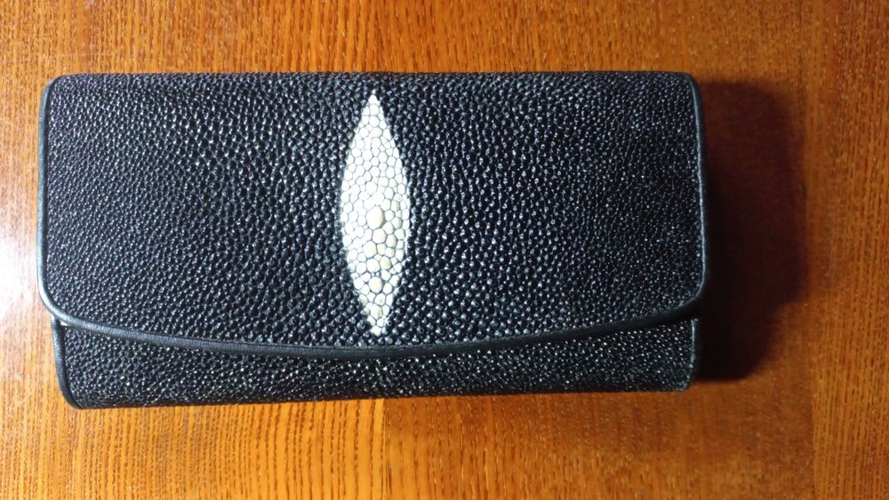 Гаманець зі справжньої шкіри Stingray вінтажний жіночий чорний текстур