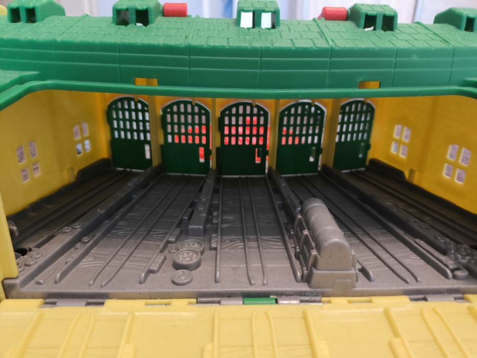 Tomek i przyjaciele Take-n-play Domkowo