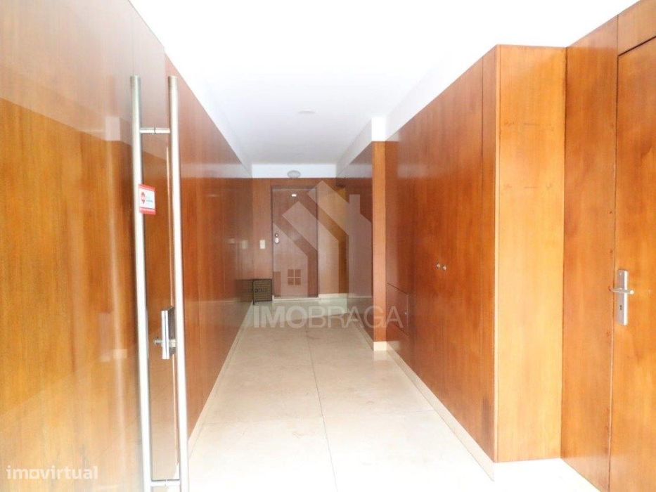 Venda Apartamento T2, em Lamaçães, Braga