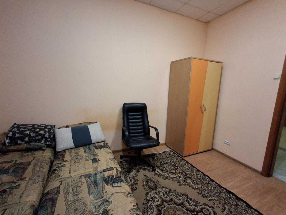 Оренда 2к квартири, вул. І. Світличного 8, ГАЗ, тепло, 1 поверх