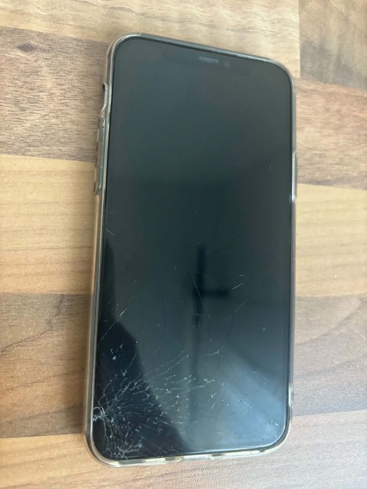 iPhone11 pro szczaskany