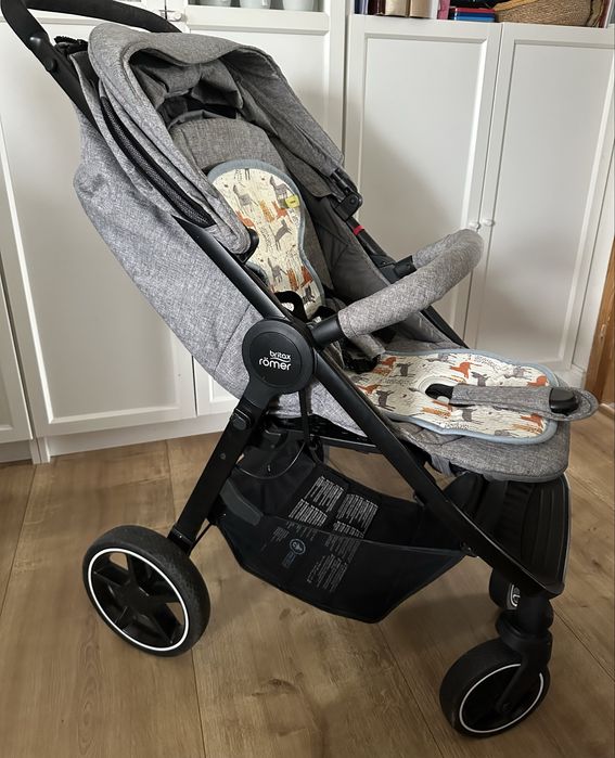 Britax Romer B-AGILE M stan idealny z wkladką Aero move gratis