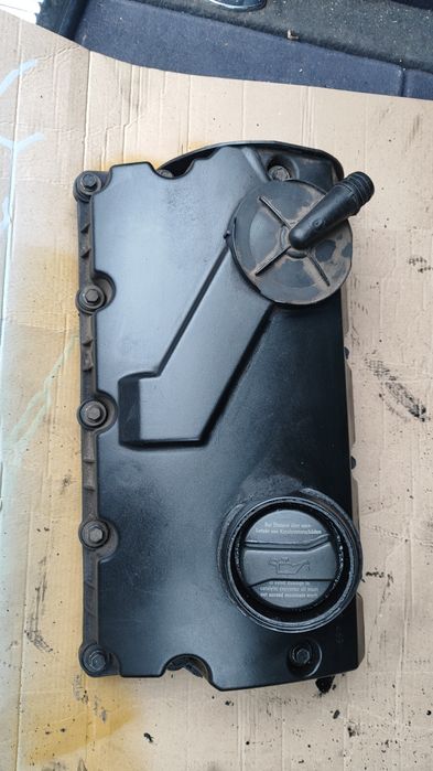 Кришка клапанна Audi A4 B6 1.9 TDI в хорошому стані