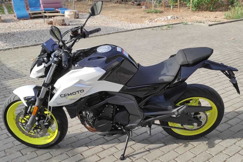 CF Moto  650  NK com Garantia