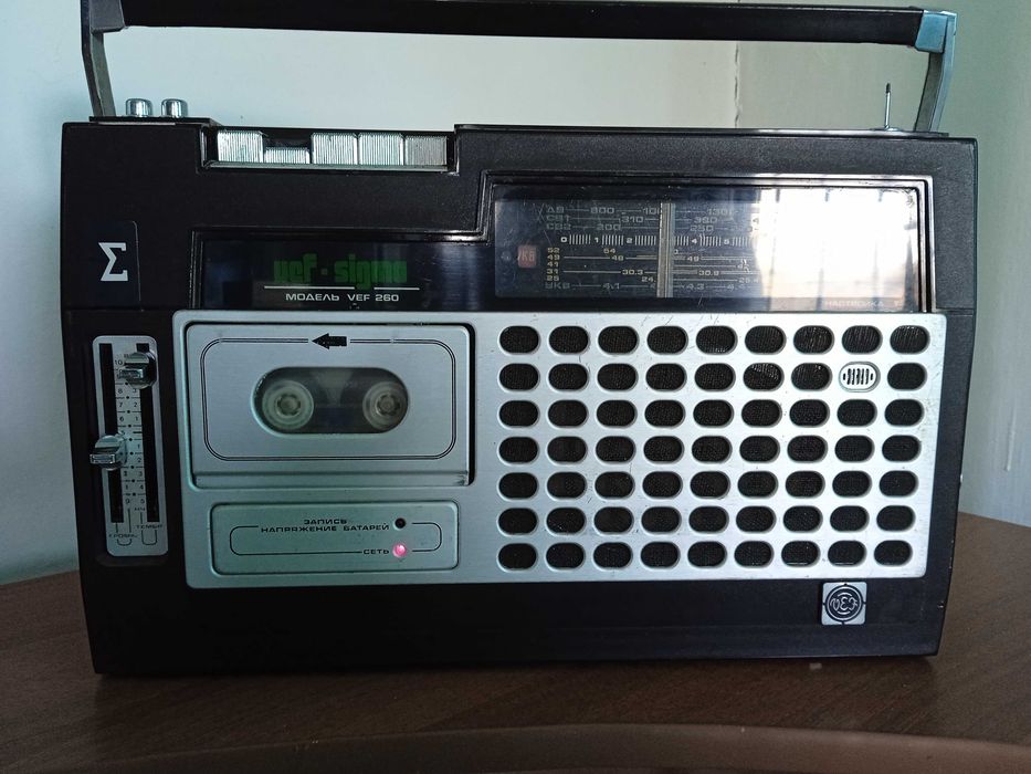 VEF Sigma 260 — винтажная магнитола в отличном состоянии