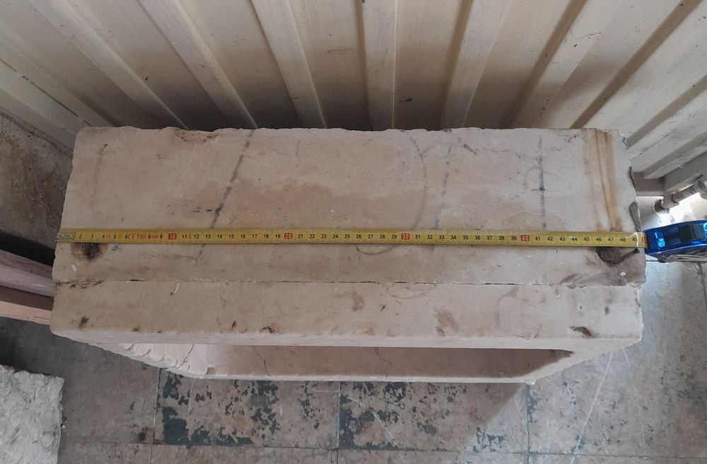 Lava loiça antigo em pedra