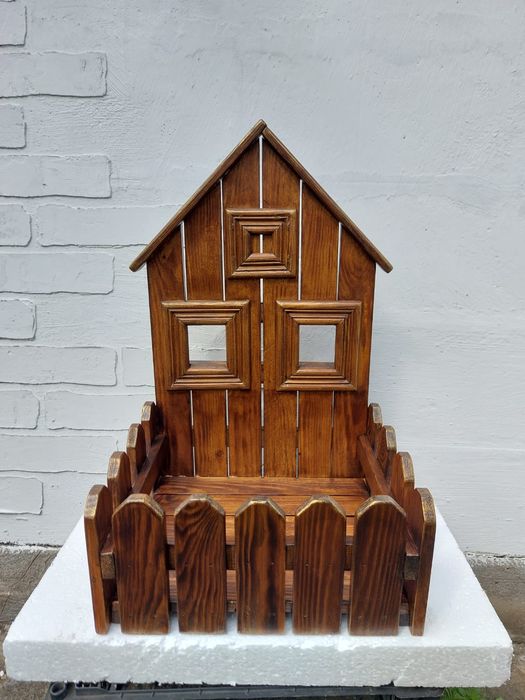 Підставка для квітів будиночок
