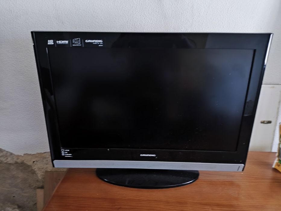 Tv 32"  da marca Grundig