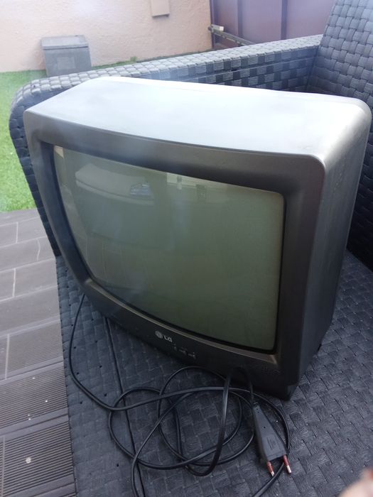 Televisão antiga. LG.