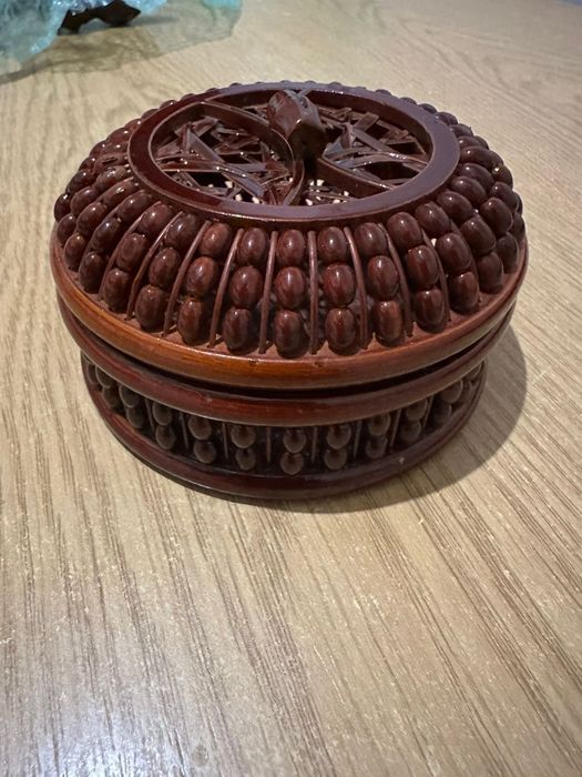 Шкатулка для хранения винтажная