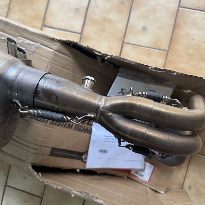 Escape Akrapovic Titanium Carbono c/ Gravação a Laser MT07 Euro4