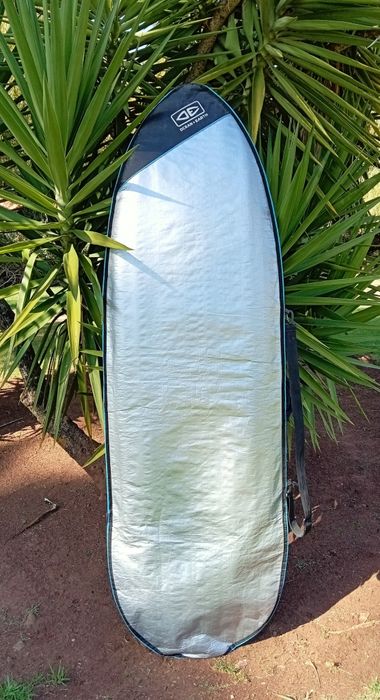 Surfboard O&E midlength 7'0 + extras
