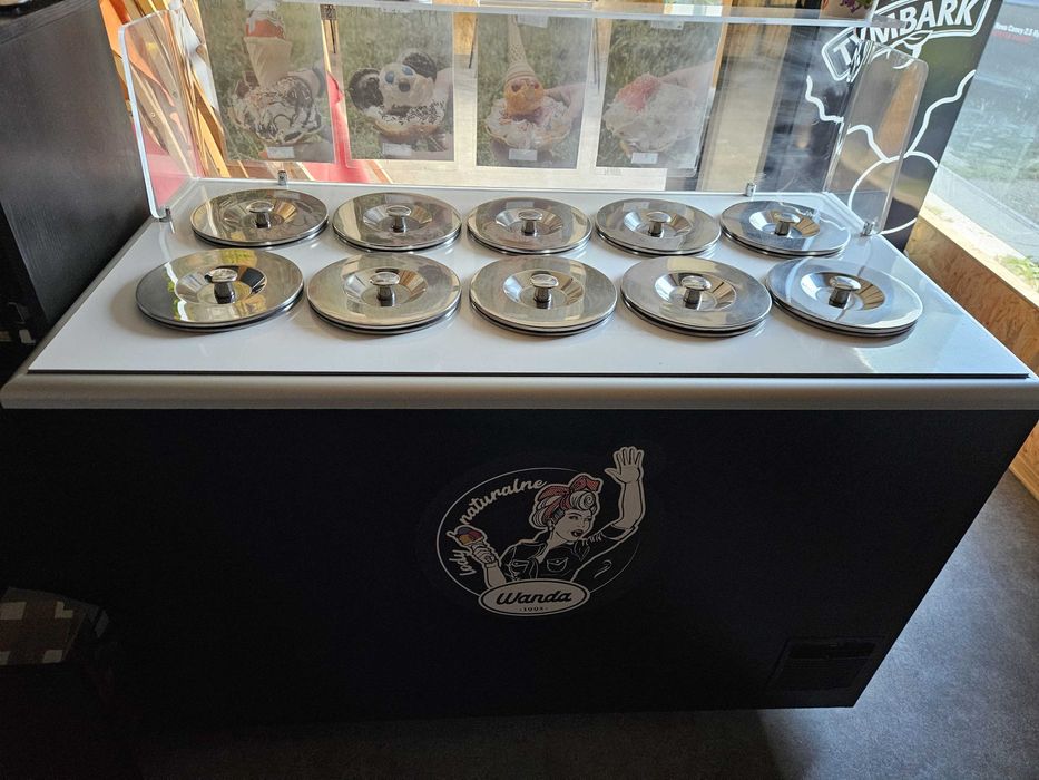 Witryna chłodnicza na lody w kubełkach - RETRO 10 od WANDA