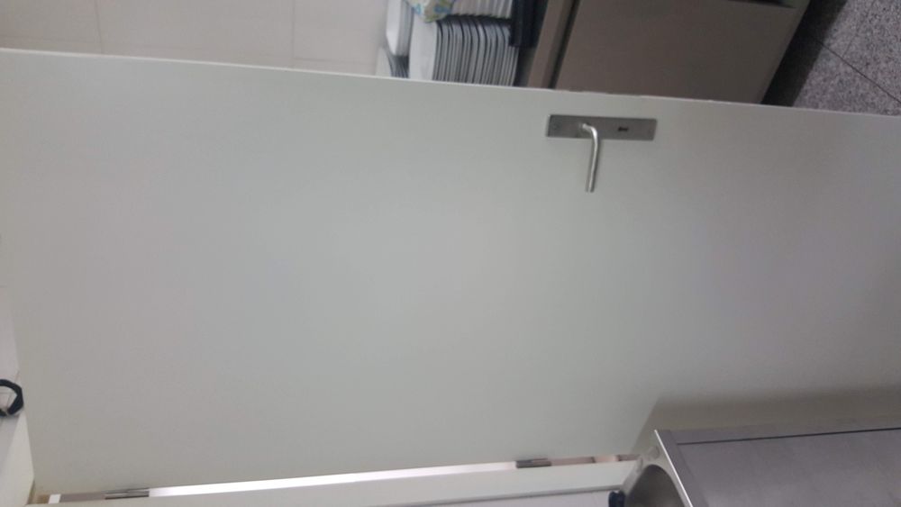 Porta lacada em ótimo estado 80cm