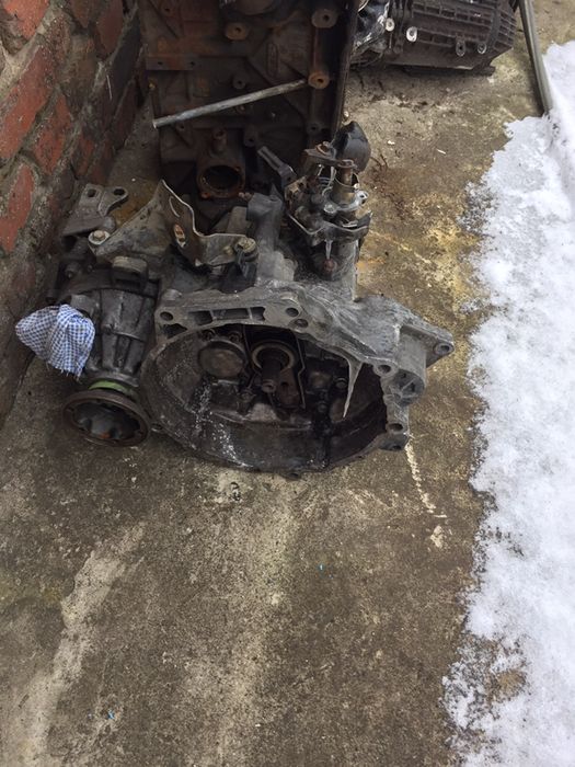 Кпп, коробка передач ауді Audi 100с3 с4 а6. Астра омега форд пасат.