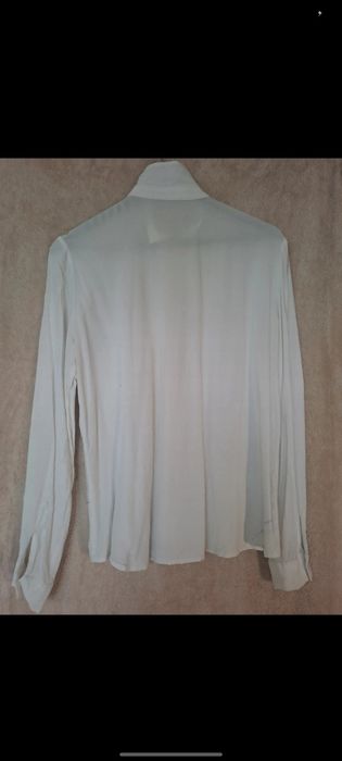 Biała gładka koszula