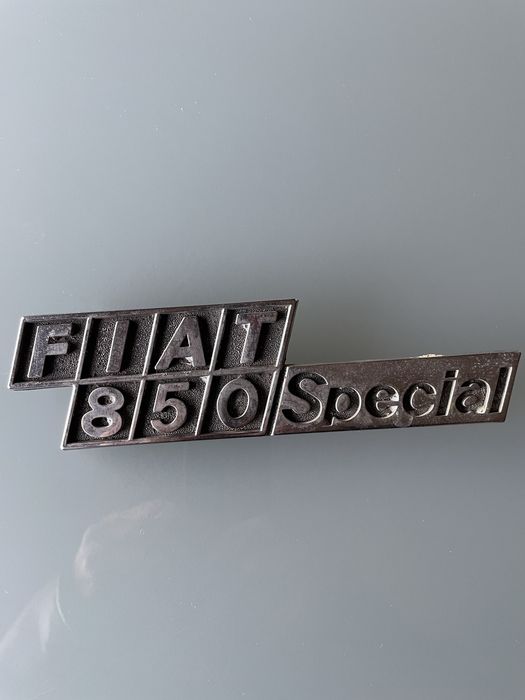Simbolo do fiat 850