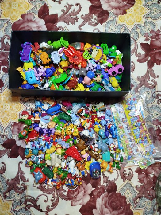 Іграшки кіндер великий лот