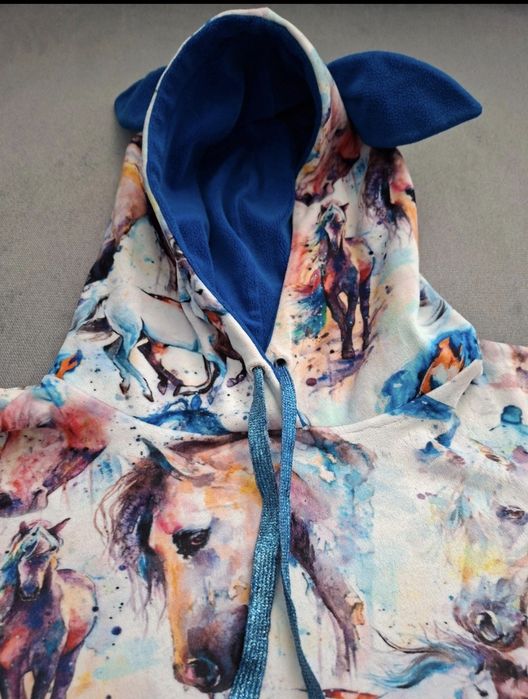 Bluza welurowa z koniami  dla dziewczynki