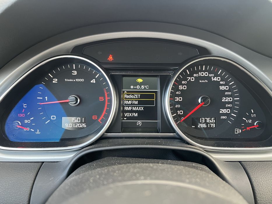 Audi Q7 2013 polski salon