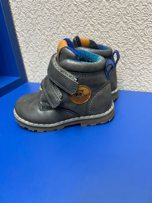 Демі ботинки 20 р Fisher Price