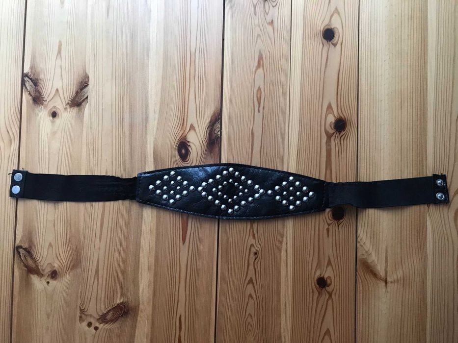 Ozdobny czarny pas z cekinami