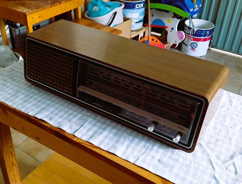 Rádio Grundig RF 420