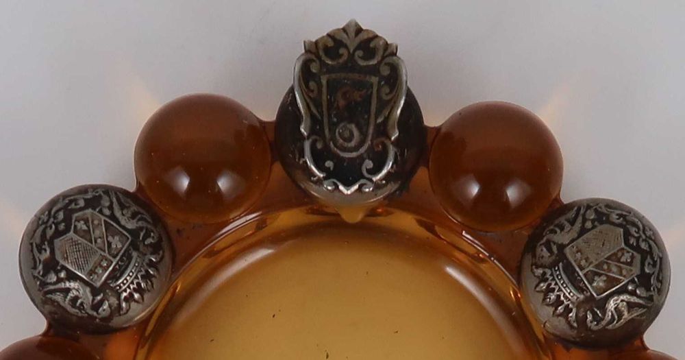 Cinzeiro antigo vidro Art Deco com aplicações armoriadas