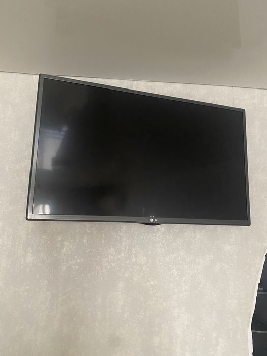 Продам телевізор LG 32LH590U