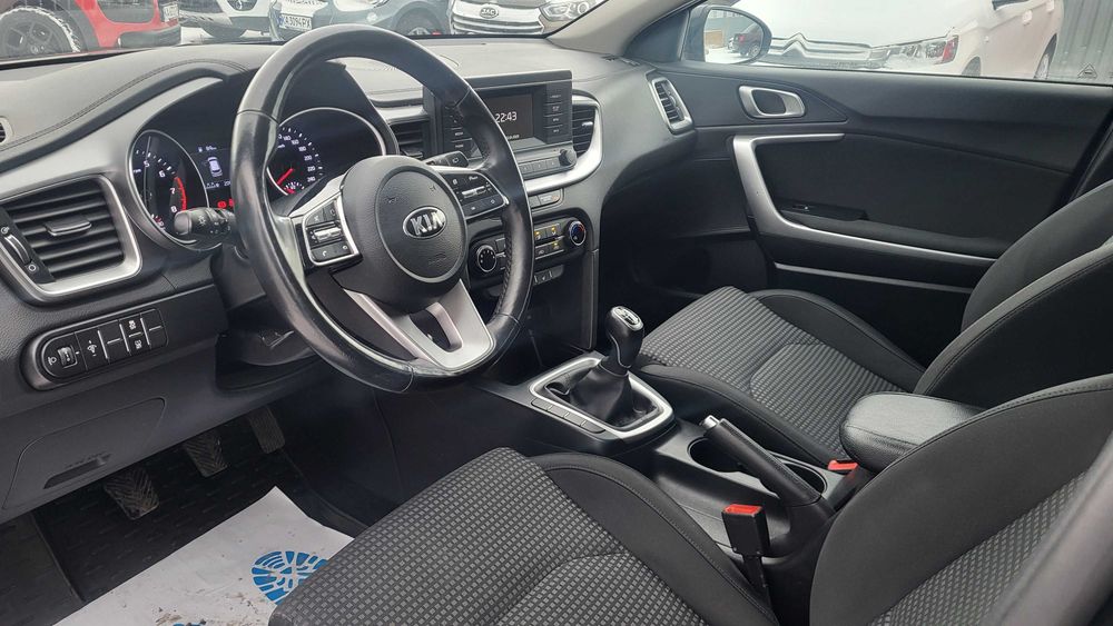 Авто Kia Ceed 1.6