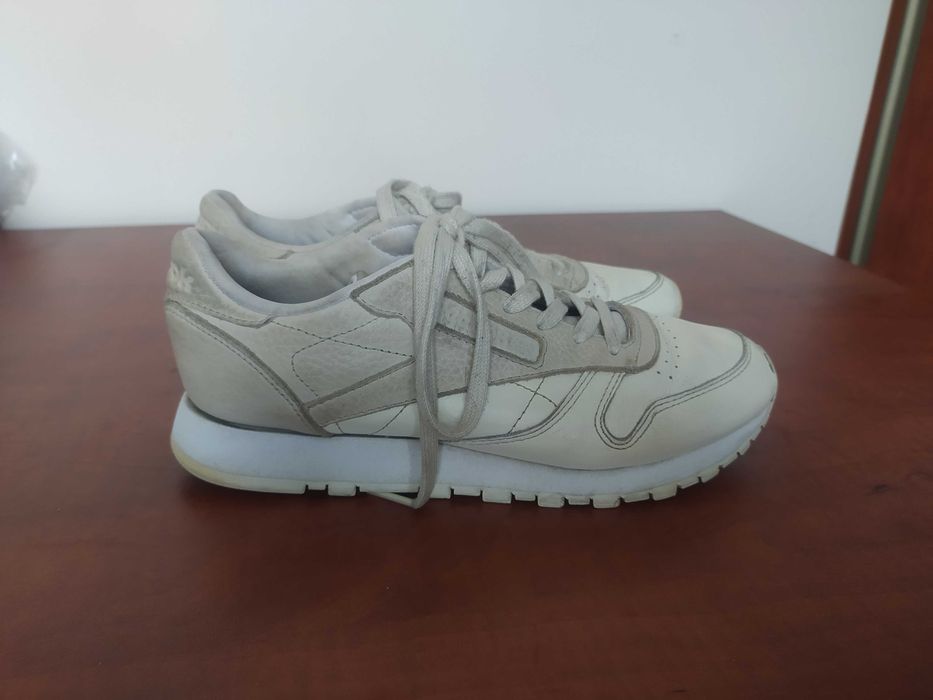 Buty damskie 37,5 Reebok classic leather beżowe BD3105