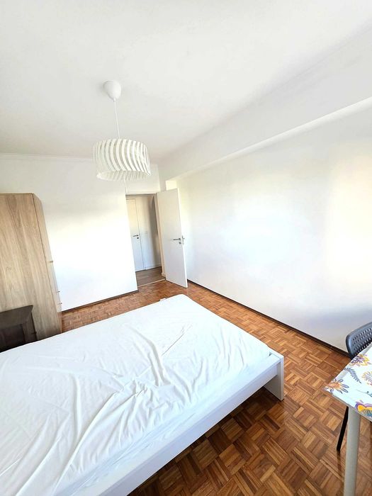 Quarto ao lado da Metro estação Chelas em Marvila