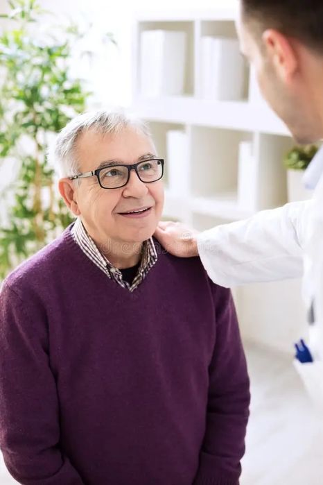 Jovem de 28 anos dá Apoio a Idosos